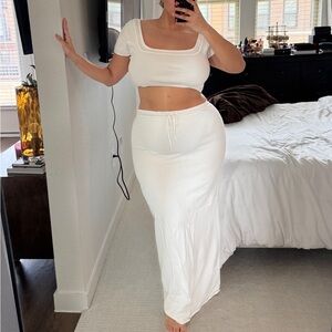 Meshki Elegant White Maxi Skirt set